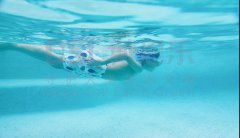 游泳館的水用什么消毒效果好？