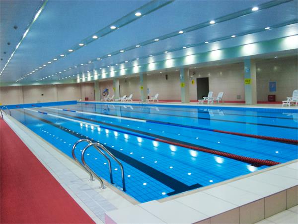 室內(nèi)游泳館水溫及場(chǎng)館濕度怎么控制好？