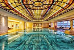 為什么游泳池有氯臭味？是不是氯加得太高？