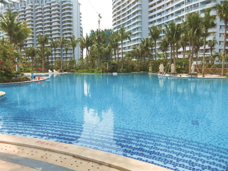 游泳池清潔機器人如何幫助維護泳池水質？