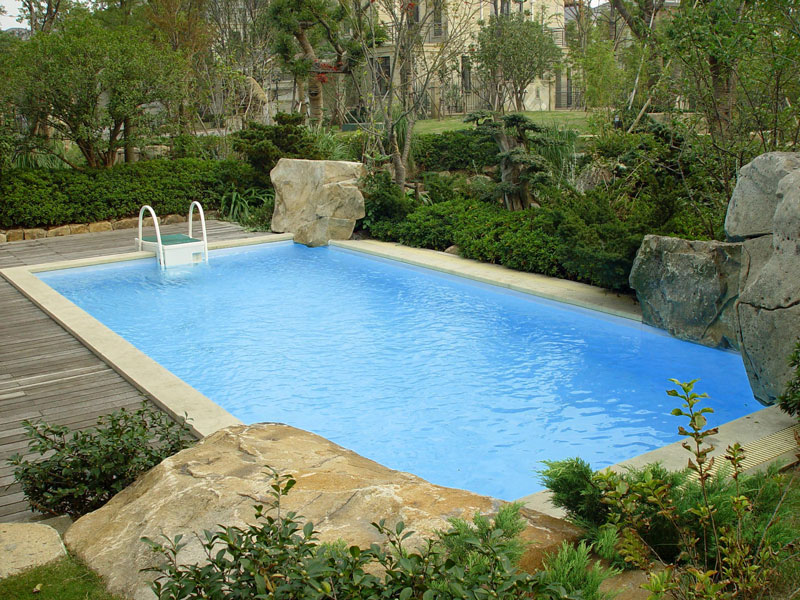 別墅家用游泳池用什么水處理設(shè)備好？