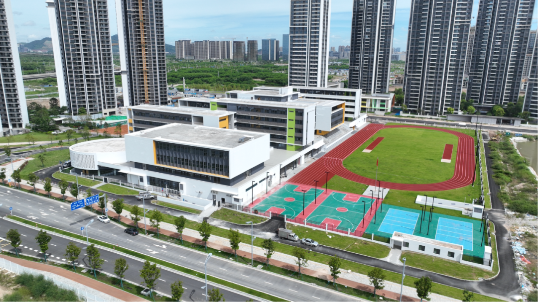 翠亨新區(qū)迎來首家公辦九年制！翠雅學(xué)校開學(xué)，初一新生首日就喝上安心直飲水！